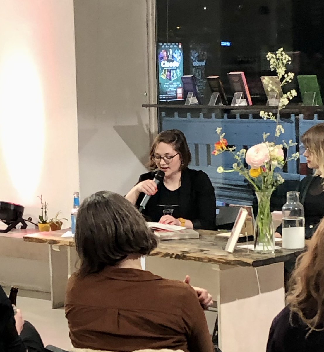verbrecherei's tweet photo. So war es gestern bei Buchpremiere des Romans„Phytopia Plus“ mit Zara Zerbe / @Ms_Winterbottom im „ocelot, not just another bookstore“, Alyssa Fenner moderierte.
Morgen liest Zerbe in Flensburg: https://t.co/sEhnjFYFCh
Zum Roman: https://t.co/hGIY6Tv4aD
#verbrecherei #zarazerbe https://t.co/xOxgKVbmce