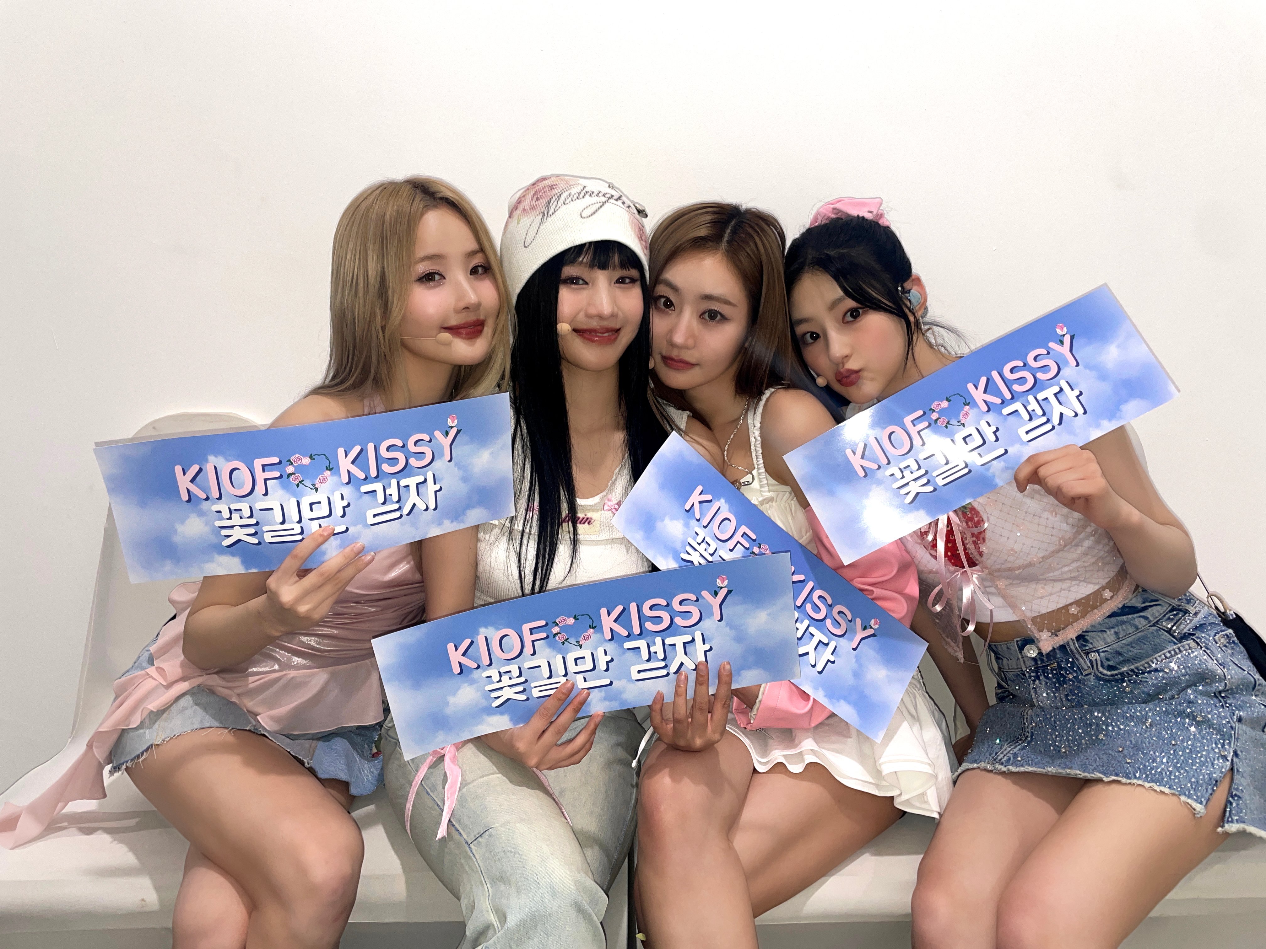 GI4H6auaAAA04xx?format=jpg&name=4096x4096