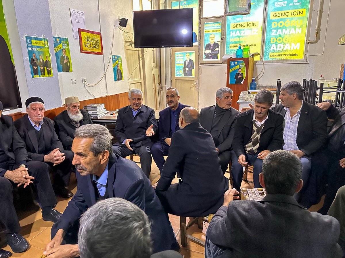 muhittin_rbas's tweet photo. Ak parti Genç bekediye başkan adsyı sn. @mzekidirik i parti seçim koordinasyon merkezinde ziyaret ederek hayırlı olsun ziyaretinde bulunduk. Yeniden başkan olacağına inancımız ve destegimiz tamdır. Kendisine yaptığı ve yapacağı güzel hizmetlerinden  ötürü başarılar diliyorum. https://t.co/QQG3CrGXza