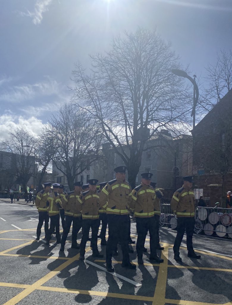 Beautiful day in #Cork for the parade 🌞 Our new recruits and our 45m Rosenbauer platform are participating in the parade. Happy St Patrick’s Day to all! #StPatrickDay 🇮🇪