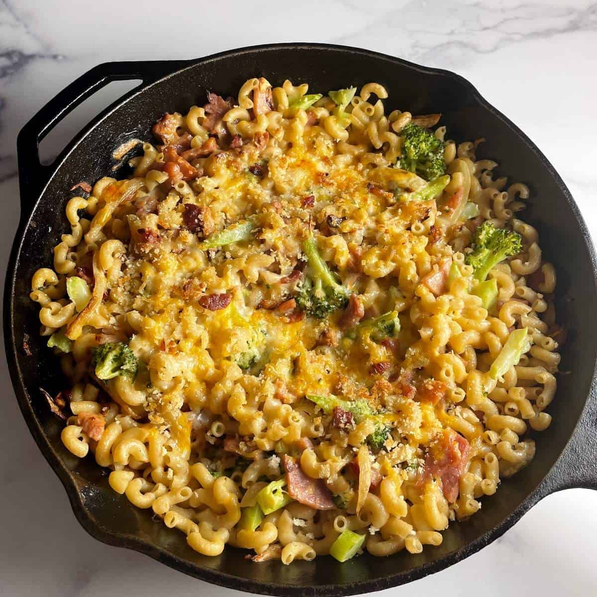 Easy Ham and Cheese Pasta Bake - keep this in mind for leftover ham! #recipes buff.ly/3IPdXMr