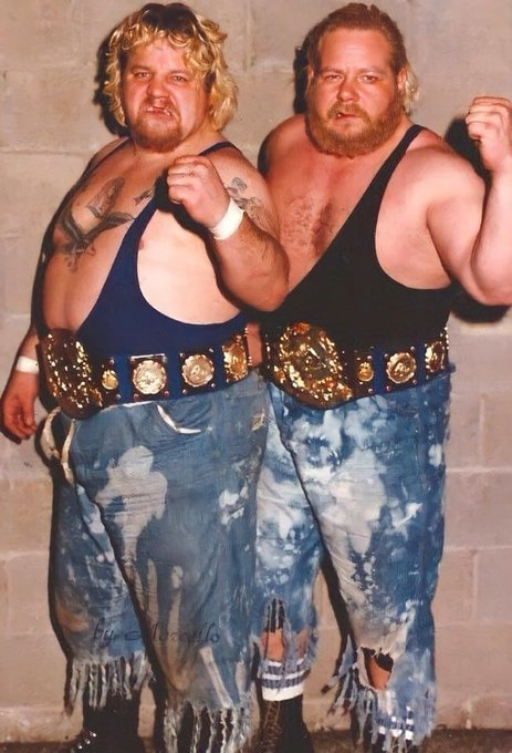 3/17/1981

The Moondogs defeated Rick Martel & Tony Garea to become the new WWF Tag Team Champions on All Star Wrestling from the Allentown Agricultural Hall in Allentown, Pennsylvania.

#WWF #WWE #AllStarWrestling #TheMoondogs #RickMartel #TonyGarea #WWFTagTeamChampionship