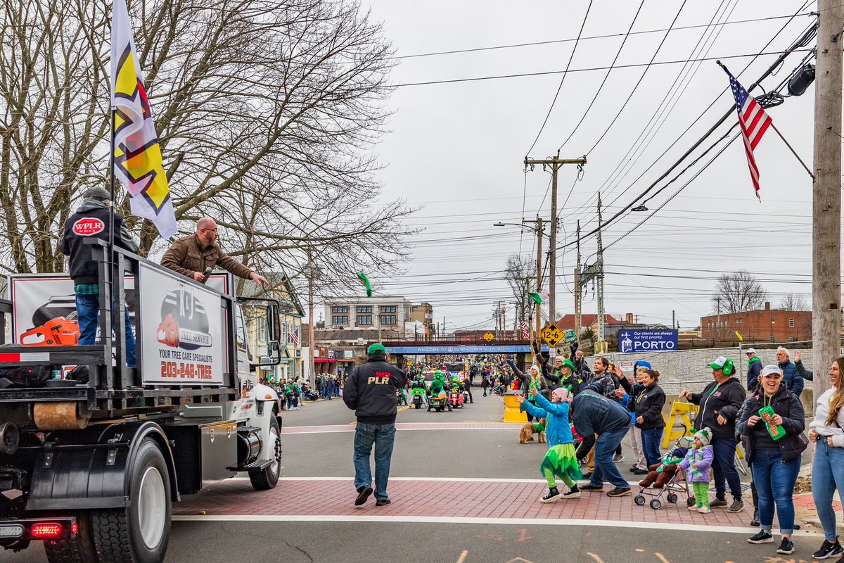 KJTreeService's tweet photo. Happy St. Patrickβs Day from K&J Tree Service!!
Thank you to @991PLRFM for partnering with us at the Milford & New Haven St. Patrickβs Day parades!
-
-
#happystpatricksday #treedoctor #rigging #fairfieldcounty #newhavencounty #arborist #arbosistsofinstagram #familyfirst https://t.co/L2J6aSw54J