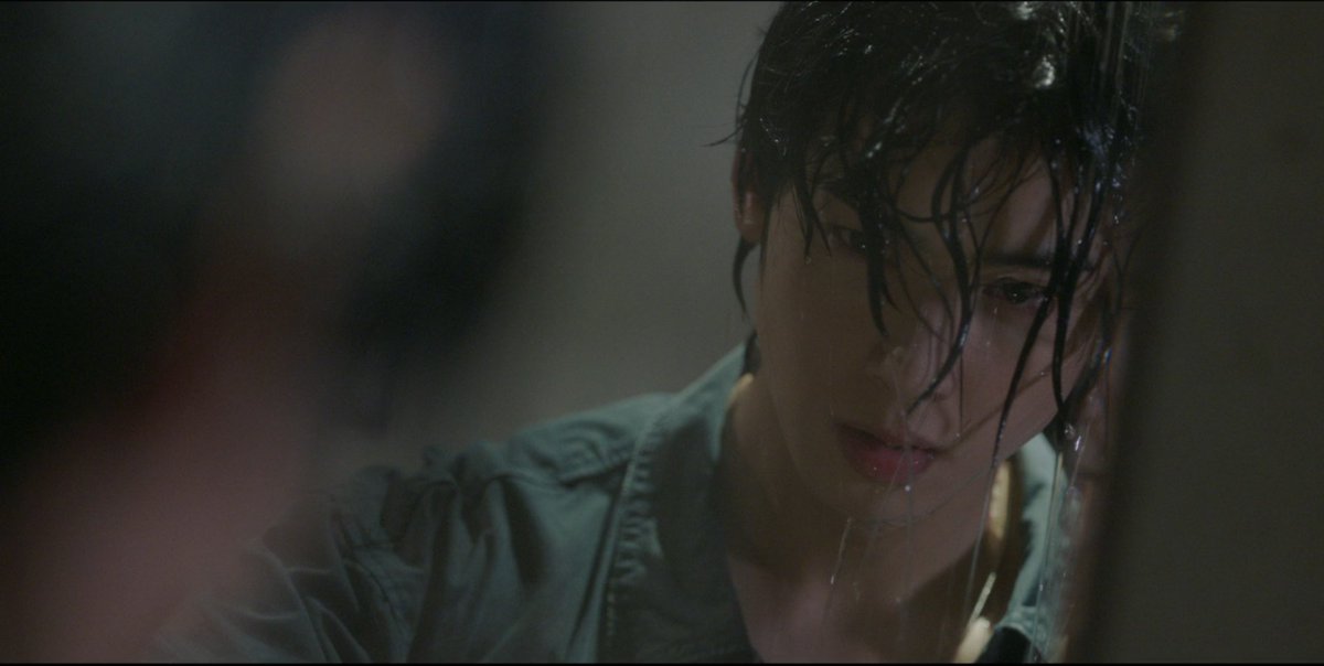berryeunu's tweet photo. A director's greatest tool is an actor's face. Special effects, music, or even a high-quality camera lens become unnecessary when your actor's face can convey so much. The numerous close-up shots are a testament to Director Lee's faith in Eunwoo's ability. The way they zoom in on his face leaves no room to hide; it's just the actor and the camera!!!

#ChaEunwoo #차은우
#WonderfulWorld
