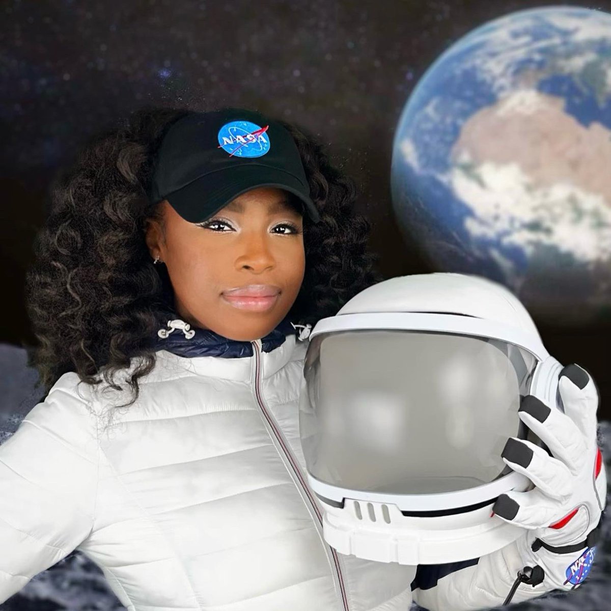 CurlCap's tweet photo. #BlackAtNASA is the best thing on this app right now 🫶🏾👩🏾‍🚀✨ if you want to support a black owned business with official NASA merch, get your CurlCap at the link in my bio 🚀 CurlCaps are backless, satin lined, adjustable.. oh, and it’s patented b/c BLERD 💁🏾‍♀️ #NASA #NaturalAtNASA https://t.co/NFZ7JgWw4T
