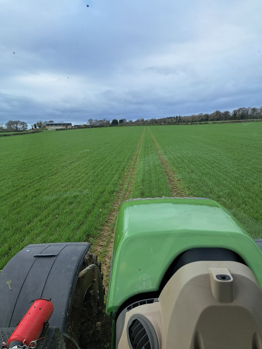 darscleary's tweet photo. Vf tyre technology and having the crop growing in the tramlines a real help in such a difficult spring. First pgr and trace elements going onto Tardis winter barley. @horschwhisperer @jo https://t.co/zBn75fywUG