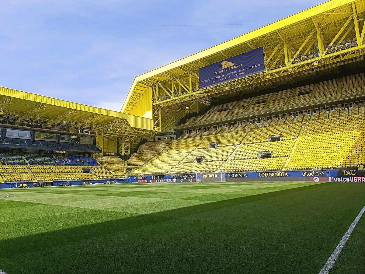 vicentenari11's tweet photo. Todo preparado para recibir el 3 partido esta semana, @LaLiga , derbi entré nuestro @VillarrealCF  &amp; @valenciacf , gran trabajo  equipo de mantenimiento del césped, 👌🌱👍🥅⚽
@vicentenari11 @RSebastiancl https://t.co/NOXTbLHG8n