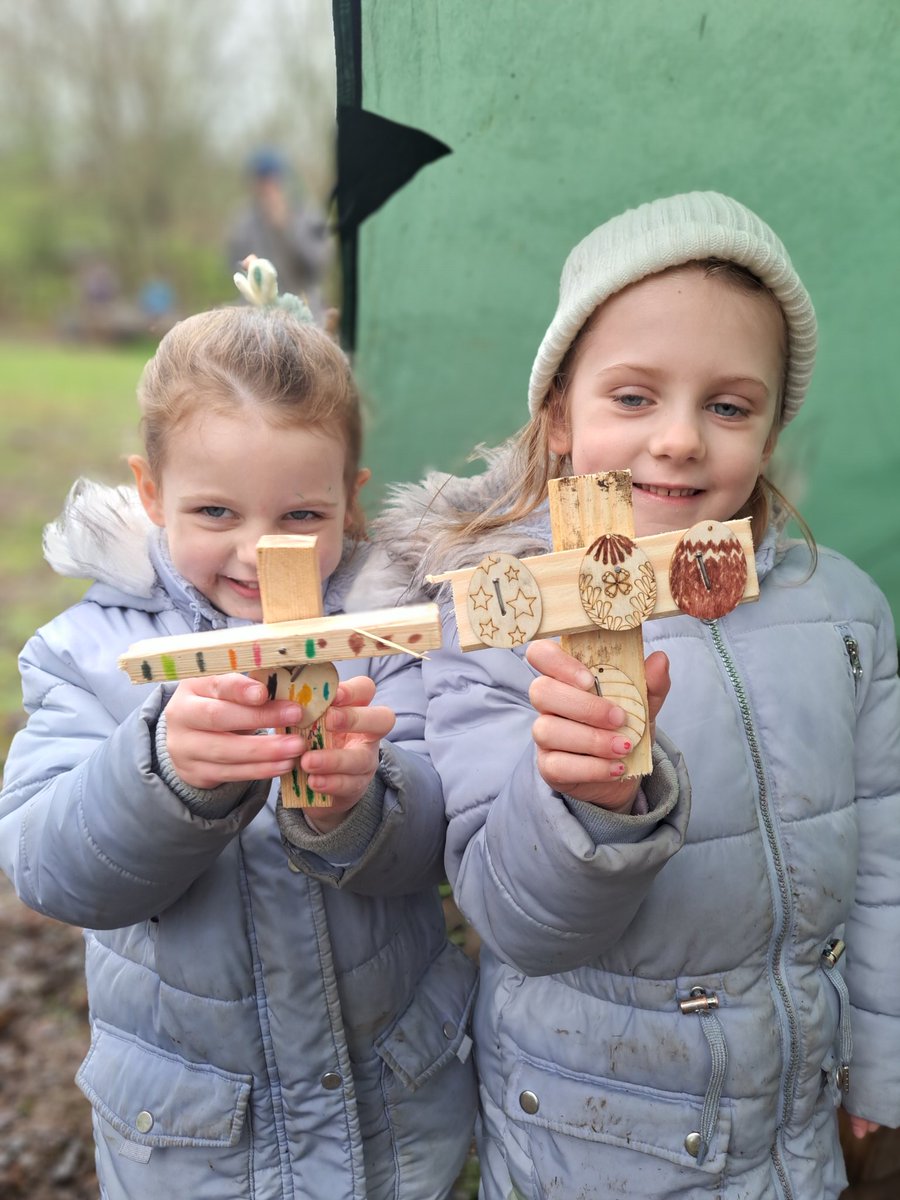 NatureExplDerby's tweet image. Wonderful morning at "Garden by the Plant" in Whitwell managed by Planterior. 

We had an Easter themed session with woodwork activities, orienteering, bushcraft, a mass game of Among us and an Easter Egg hunt. We had so much fun!!