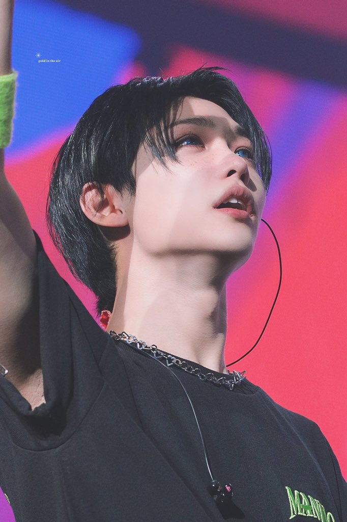 FELIXCharts's tweet photo. 📢 Regarding the matter surrounding today’s Instagram LIVE:

FeIix ALREADY APOLOGIZED IMMEDIATELY when informed of the issue by fans during the LIVE. 
He immediately took accountability & sincerely apologized even though he’d get penalized for it since he’s legally under contract. 
Clearly he didn’t know about it prior. Why would he ever intentionally do something that can make anyone upset if he had known.

If anyone uses this as an excuse to attack his whole character & negate the many good deeds he’s done his WHOLE LIFE, you were never a fan & only want to take advantage of the situation to drag him. FeIix has ALWAYS been kind & considerate to everyone even before he was famous. This has already been proven times and again, not just by fans but by his friends, schoolmates, coworkers & of course the members, anyone who’s ever met him only has good things to say about his pure kind-hearted soul. As for charity works, he’s made generous donations regularly for YEARS, not just when there’s an issue widely covered in the media. Do NOT ever try to attack his character. 

What do you gain from harassing him when he already sincerely apologized for an honest error? Do you care more about solving the issues or you just want to find excuses to vilify him?

“He should know better” - NO. Don’t force your ASSUMPTIONS on him of what he may or may not already know; do NOT single out one member & hold him to a completely different standard. That’s NOT a very OT8 behavior.

Where’s your kindness & compassion if you viciously attack someone who already did the most he could in the situation once he got informed, who has always treated everyone with nothing but kindness & sincerity? It’s disheartening to see some self-claimed STAY, the ones he cares about the most are the first to turn his back on him, when you of all people already know who he really is as a person.

📌 The group contract with the brand was brought about by the company, JYP Entertainment,  THE COMPANY ALONE should bear the responsibility. The members & the groups under JYPE are contractually bound & don’t have any control over it. JYP Entertainment is the one who needs to STOP pushing these products for members to promote & bear the hate while you sit there & reap the profits.

If you care about solving the issues, if you care about the members at all, direct your energy towards the company & the brand who actually have power & free the young artists who can only do what they’re contractually demanded.

🚨 There are lots of hypocrites including akgaes & ot7 who do not care about the issues but are taking advantage of the situation to force a smear campaign against him. We need everyone to MASS REPORT & block all malicious accounts that try to incite hate & harassment against FeIix.

We demand JYP Entertainment to take actions to cease problematic  contracts, protect your artists against hate & harassments. 

@jypnation @stay_support @Stray_Kids