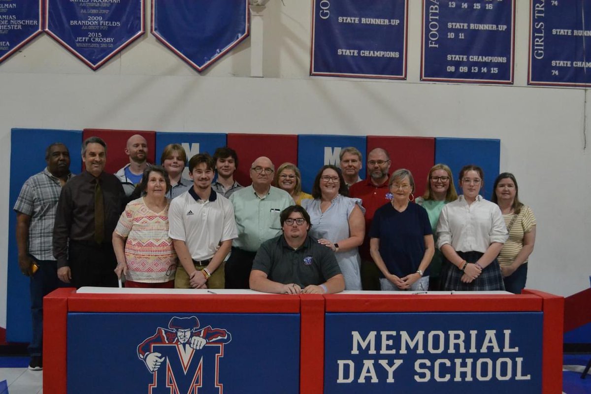 bigjoebarnes60's tweet photo. On Thursday I signed my National Letter of Intent to continue my academic and athletic career at North Carolina Wesleyan University! I want to thank God, my family, my coaches, and my teammates. https://t.co/qKjUNCKvU9