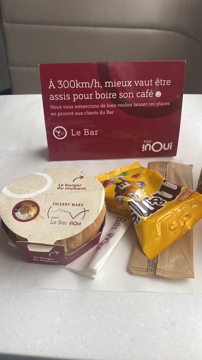 Le <a href="/TGVINOUI/">TGV INOUI</a>  🚄, c’est le seul moyen de transport qui te permet de faire <a href="/Paris/">Paris</a> #Dax en 3h30 en mangeant à table avec un paysage varié tout en discutant avec des inconnus ☺️ 👍 le trajet devient tout de suite plus court 😉<a href="/SNCFVoyageurs/">SNCF Voyageurs</a>