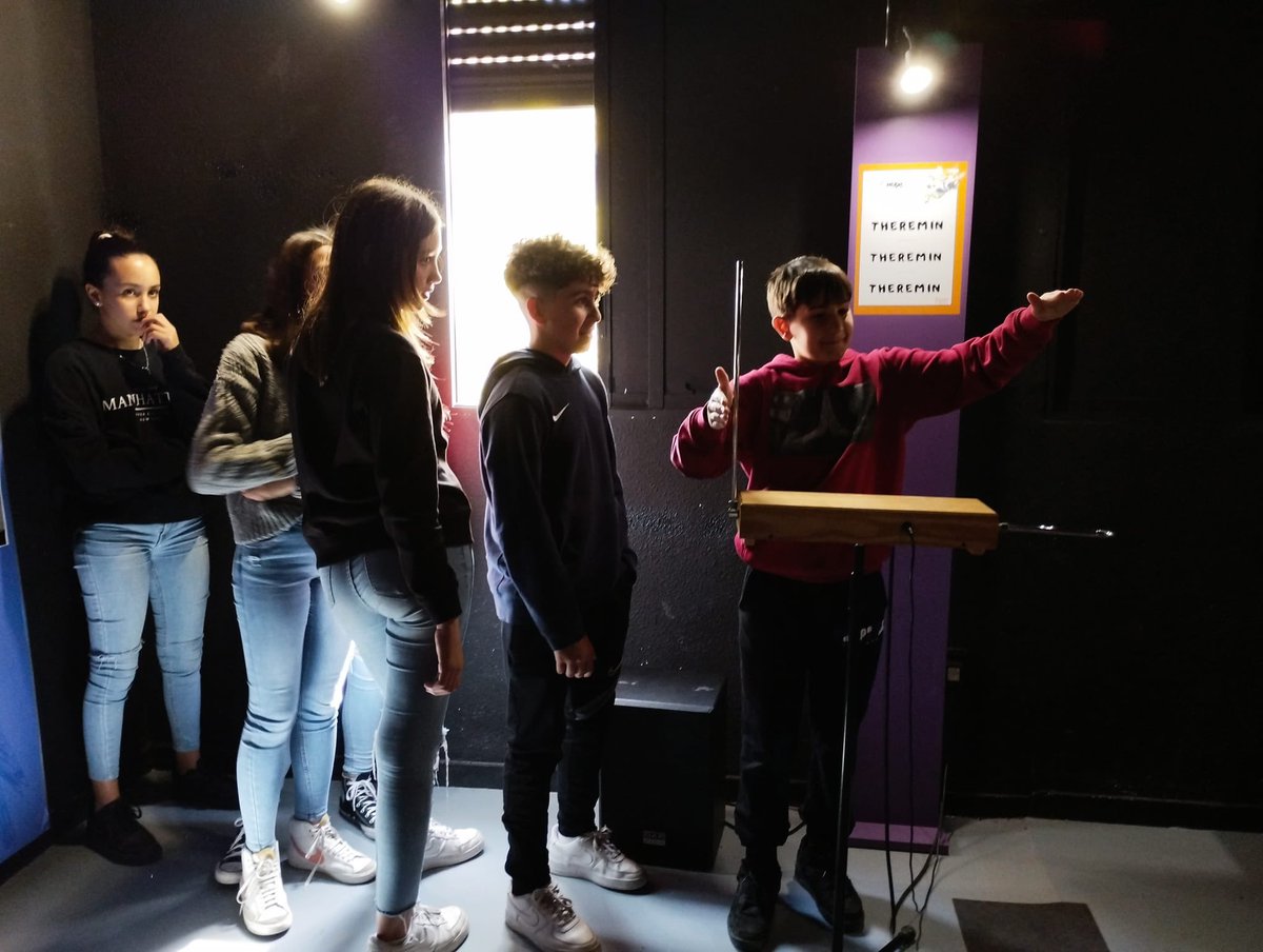 ieslaflota's tweet photo. ¡MUDIC! ➖✖️➗Nuestros alumnos de 1.° ESO han visitado el Museo Interactivo de la Ciencia de Orihuela. Han aprendido en un taller sobre MATEMAGIA y han disfrutado visitando las diferentes salas del museo.💙
#ieslaflota #MUDIC https://t.co/u0m209S2SB