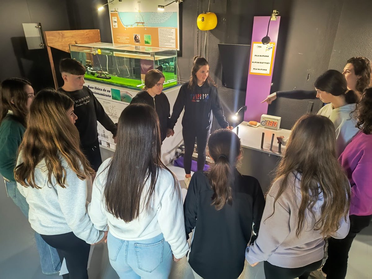 ieslaflota's tweet photo. ¡MUDIC! ➖✖️➗Nuestros alumnos de 1.° ESO han visitado el Museo Interactivo de la Ciencia de Orihuela. Han aprendido en un taller sobre MATEMAGIA y han disfrutado visitando las diferentes salas del museo.💙
#ieslaflota #MUDIC https://t.co/u0m209S2SB