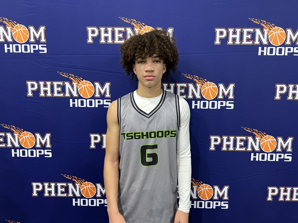 5’10 2026 Jordan Hawkins (TSG Hoops / New Bern HS) led the charge here in their semifinal win of the #PhenomTipOff. 

22 points

Hawkins showcased the ability to knock down shots from multiple levels. Hit 3 3s. Displayed a quality feel for the game &amp; the ability to create.
