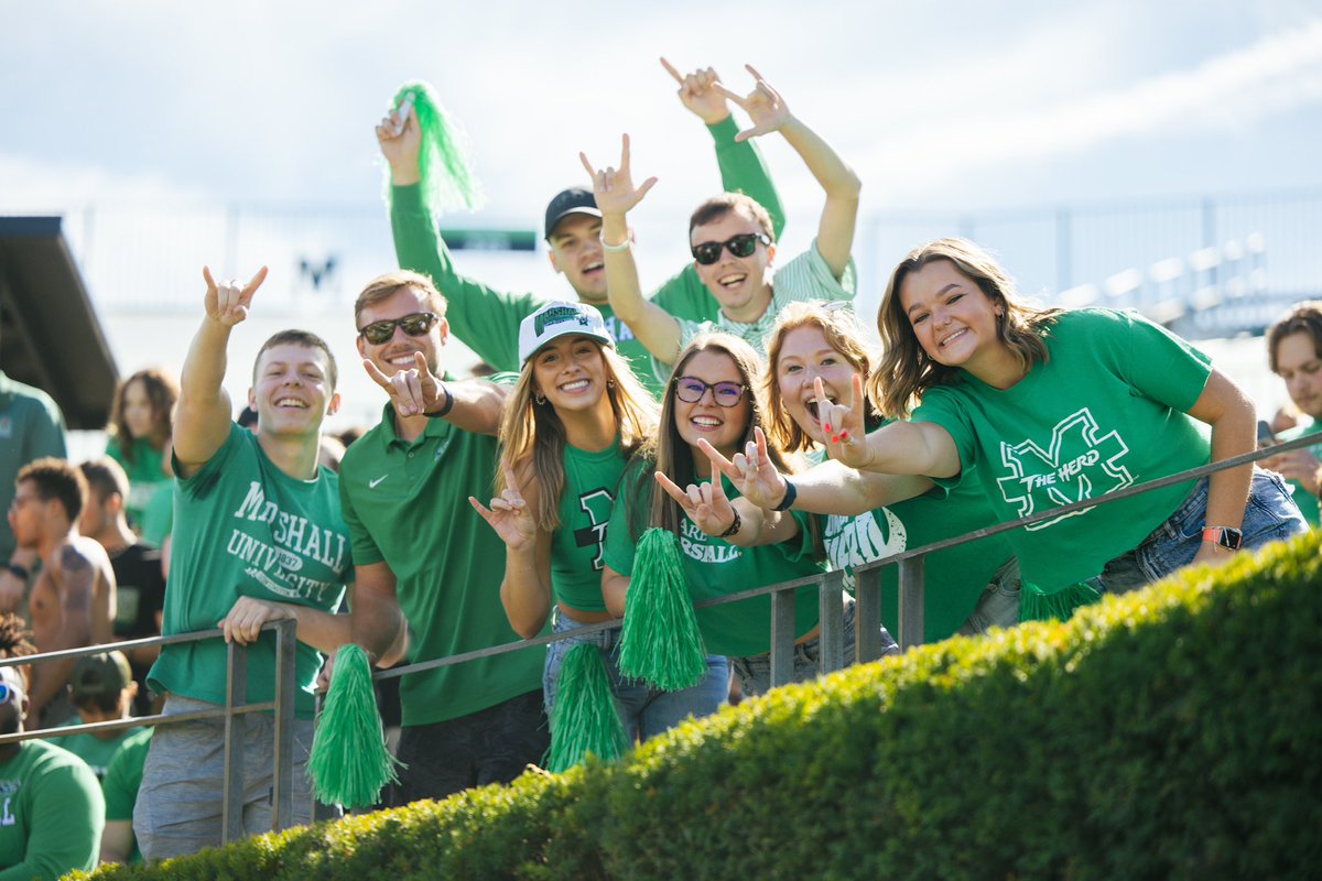 marshallu's tweet photo. We wear green every day! Happy St. Patrick’s Day 🍀 https://t.co/roNLWfWeBK