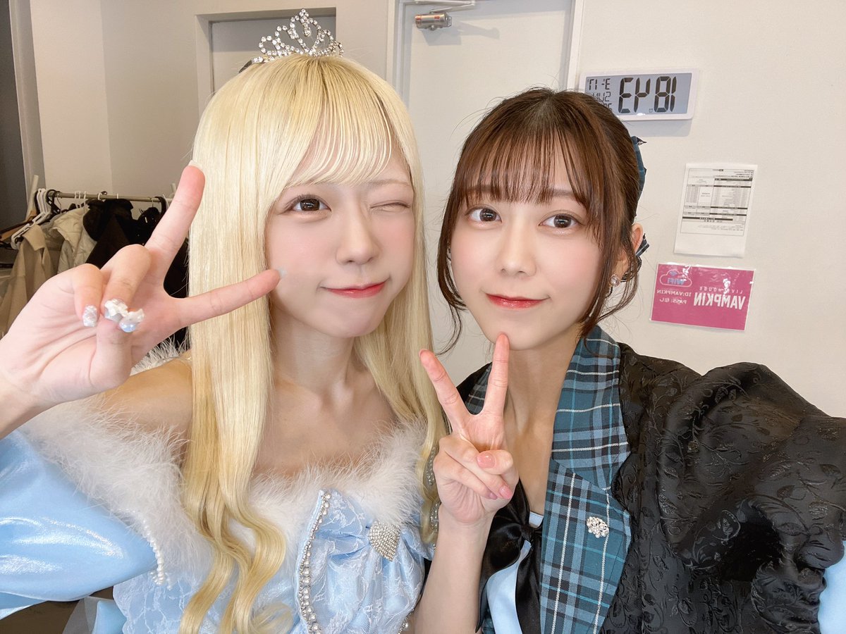 mimcn_'s tweet photo. 本日はりか卒業公演ありがとうございました…！🩵

なんだか胸がいっぱいです、、、🥲りかと立つステージはやっぱりすごく楽しくて、あっという間に終わってました😭

りか改めて3年半お疲れ様！最高の卒業公演だったよ🫶🏻 https://t.co/e0xoKcMwZr