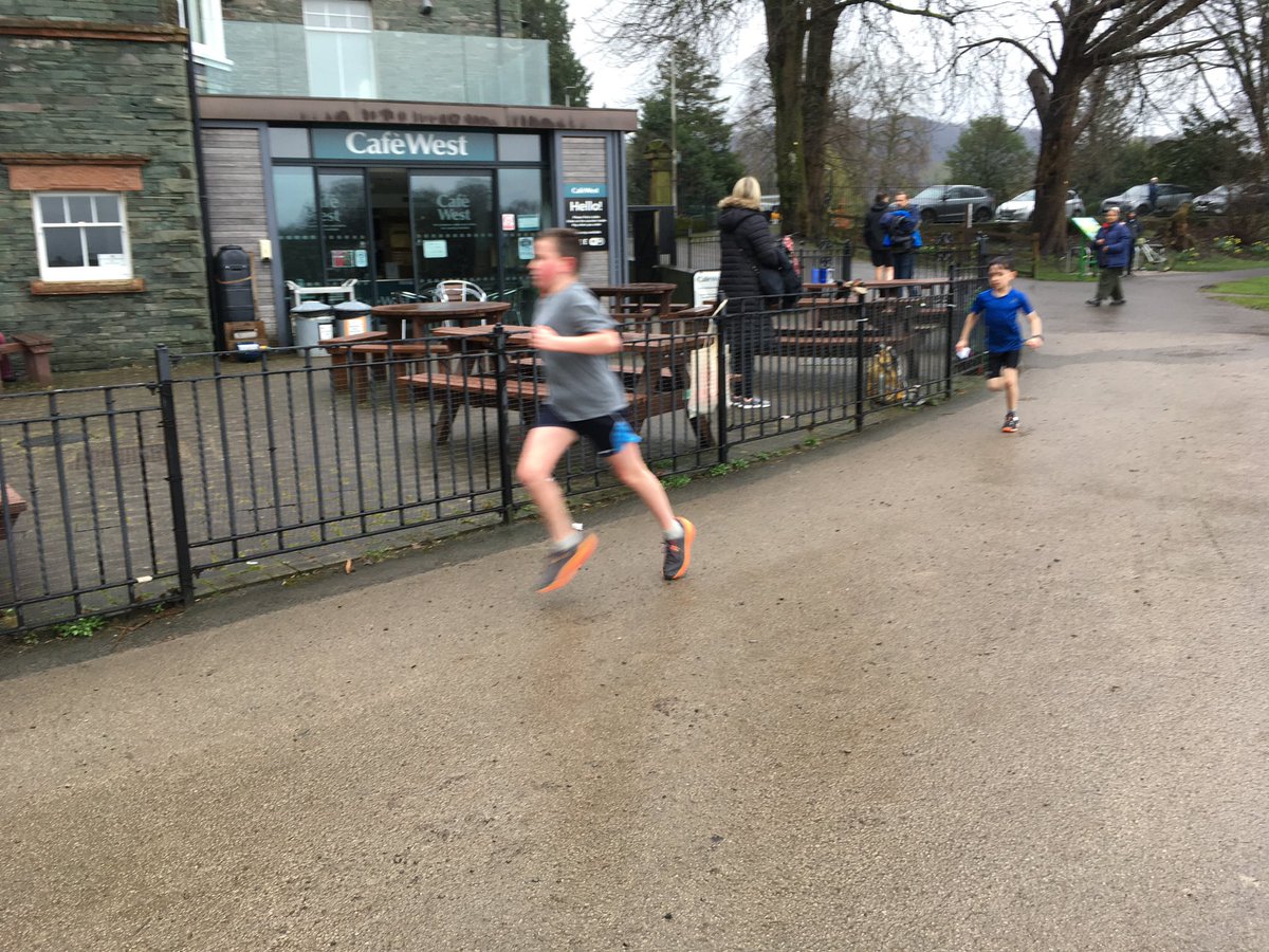 A warm, but damp morning in Keswick saw 35 runners run two laps of the park. Lottie gained her fourth first finish with a time of 8:38; a PB to boot. Well done, Lottie. #loveparkrun #parkrunfamily #juniorparkrun