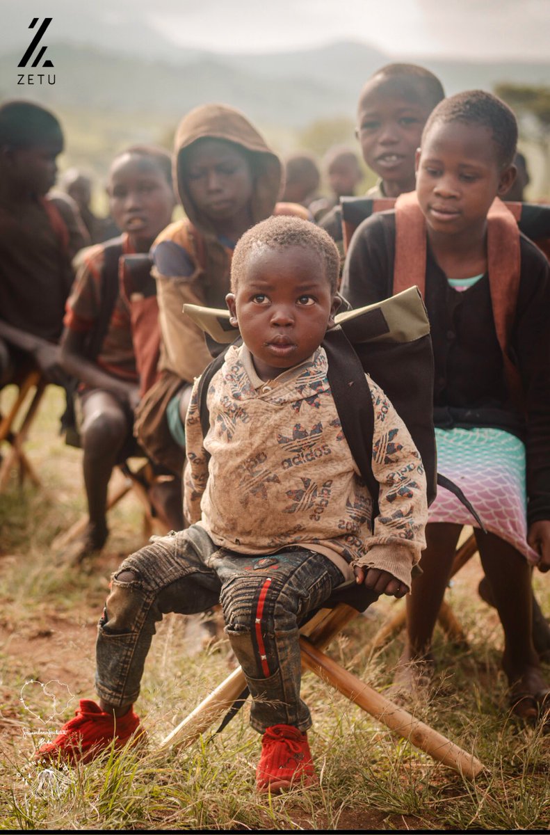 MarvinMotives's tweet image. :#SeatPack transforms from school-bag to classroom bamboo chair, empowering refugee children in Uganda to learn anywhere, anytime. Let’s bridge the gap in education together!

#RefugeeEducation
.@UNDPUganda .@UNHCRuganda .@DailyMonitor .@ZetuAfrica .@newvisionwire .@UNICEFUganda
