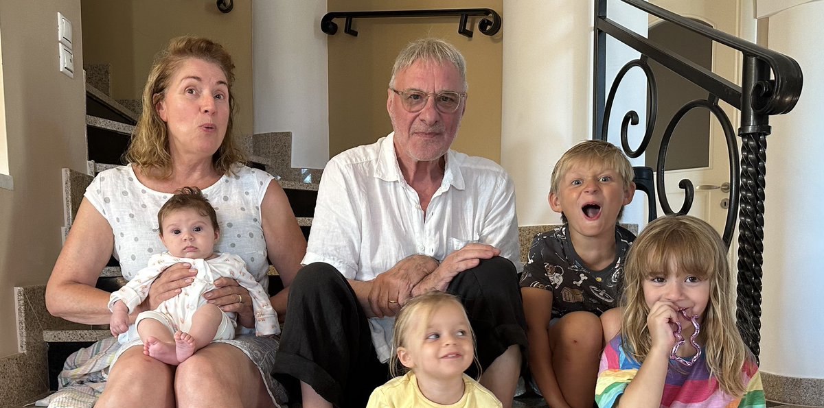 steveharleyCR's tweet photo. We are devastated to announce that Steve, our wonderful husband, father and grandfather, has passed away peacefully at home, surrounded by family https://t.co/5c0enDPdIH https://t.co/xJhgjeF9l3
