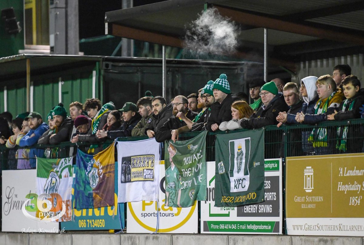 thekerrymenpod's tweet photo. The 12th Man 👏👏👏#upthelads #kerryfc 

📸 @pix360_adam https://t.co/L4LgqyCXUv