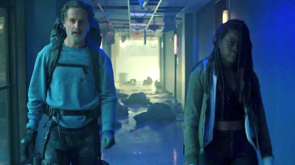 michnonne's tweet photo. o começo do episódio com o rick relutando pra não voltar pra casa e a michonne desistindo de insistir, e o final eles indo embora juntinhos https://t.co/iGWNZs7D6l