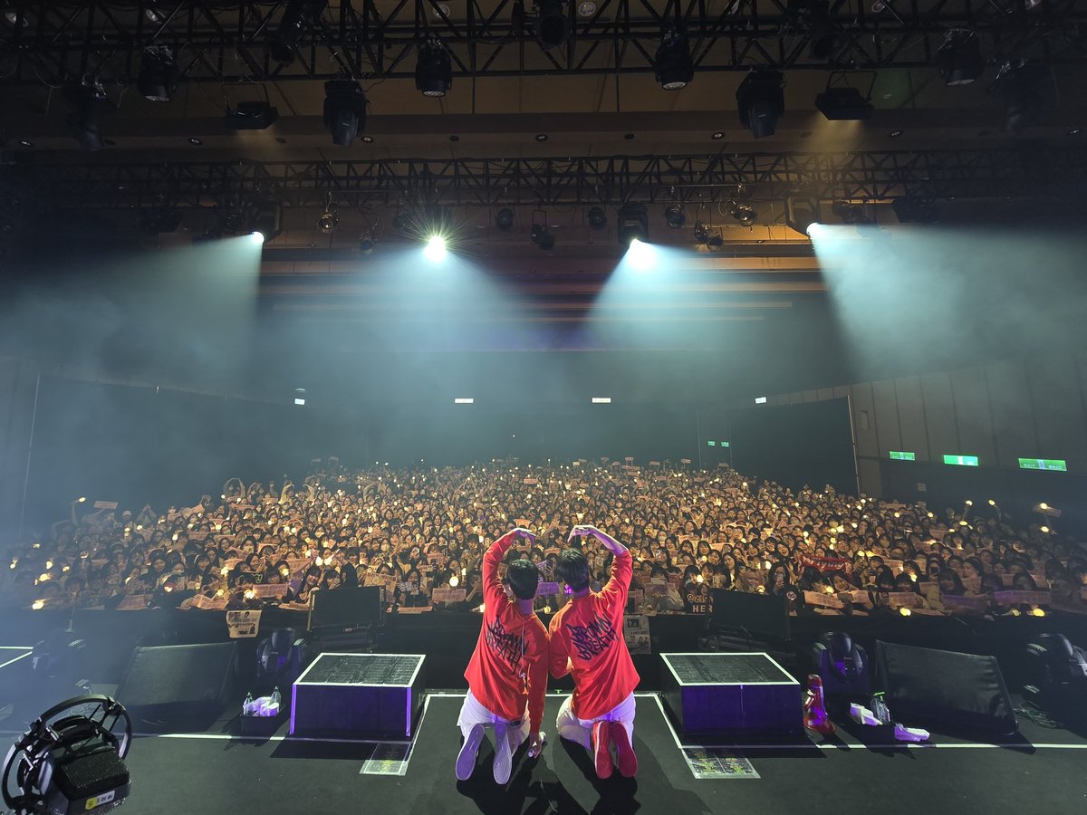 NFlyingofficial's tweet photo. [📸] 2024 SEUNG HYUB &amp; HWE SEUNG of N.Flying Live ‘WE’RE HERE’ IN TAIPEI

뜨거웠던 우리 시간들, 같이 웃고 노래한 순간🎶
Our passionate times, the moments we smiled and sang together🎶

#NFlying #엔플라잉 #WEREHERE https://t.co/TZGaqZoePn