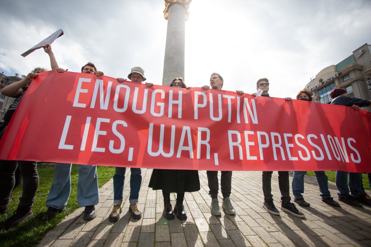 Хочу чтобы все увидели эту фотку с митинга в Тбилиси