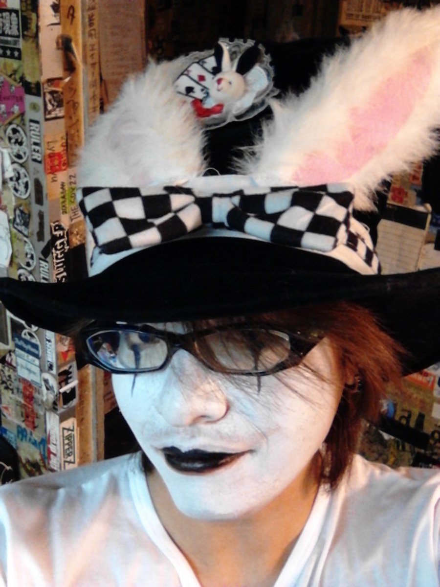 mask32bit's tweet photo. #これを見た人は10年以上前の写真を貼る

白塗ってた
Zeppに何見に行ったっけ？ https://t.co/9WkDqewgPn