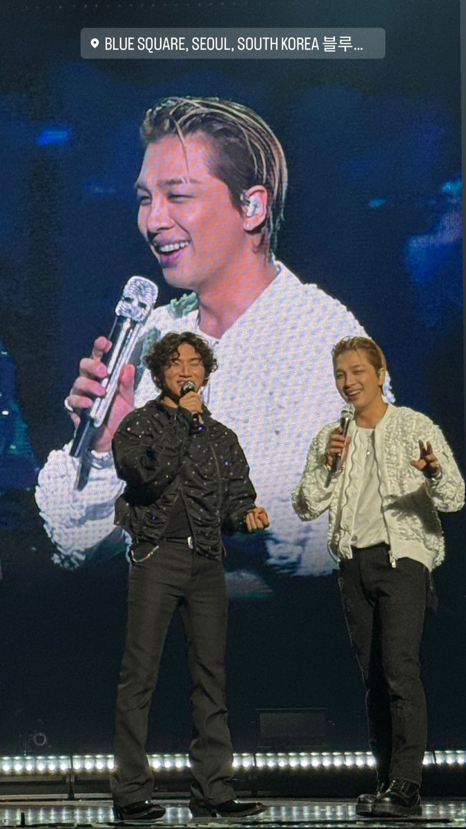 BBEVERYTHINGBR's tweet photo. [📷|👑] TAEYANG e G DRAGON compareceram ao show de DAESUNG no dia de hoje. TAEYANG subiu ao palco e cantou algumas músicas enquanto GD ficou com o público prestando seu apoio.

Via: gdragonintl 
#BIGBANG #빅뱅 https://t.co/SEhvJQYx3j