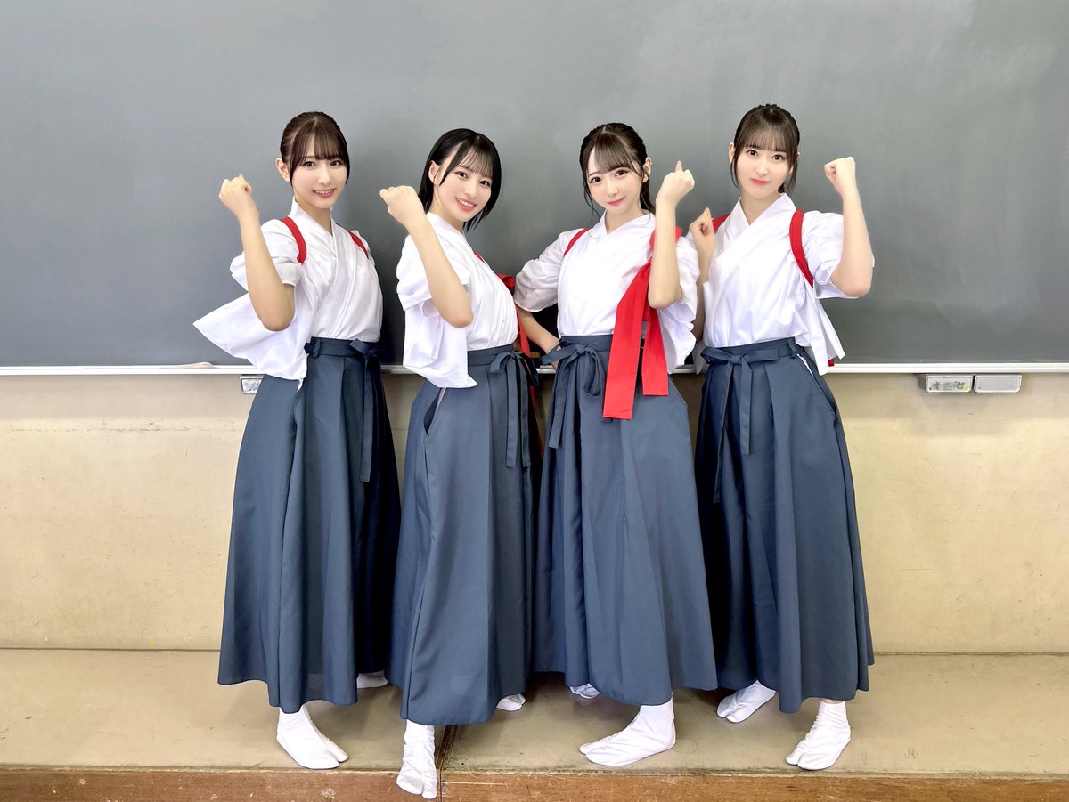 ≠𝘔𝘌 1𝘴𝘵 𝘢𝘭𝘣𝘶𝘮 『 𝘚𝘱𝘳𝘪𝘯𝘨𝘵𝘪𝘮𝘦 𝘐𝘯 𝘠𝘰𝘶