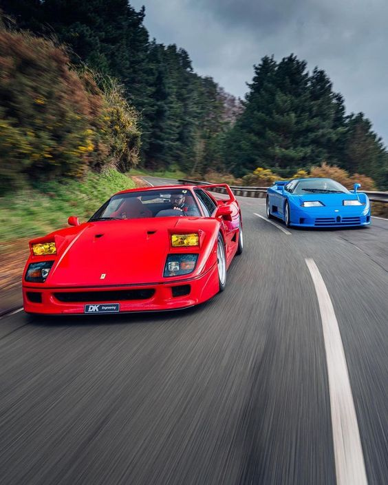 motorforms's tweet photo. F40 vs EB110 https://t.co/XmIIq3Ocir