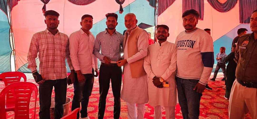lakshmannapa's tweet photo. आज गाँव मूसाखेड़ा निवासी सरदार मेला सिंह धालीवाल जी की सुपुत्री के शादी समारोह में शिरकत कर शुभकामनाएं प्रेंषित की | धालीवाल परिवार द्वारा दिए गए अतिथि सत्कार के लिए बहुत-बहुत #धन्यवाद |
#marriage #samaroh #musakhera #ratia #Fatehabad https://t.co/LfINSRzwc3