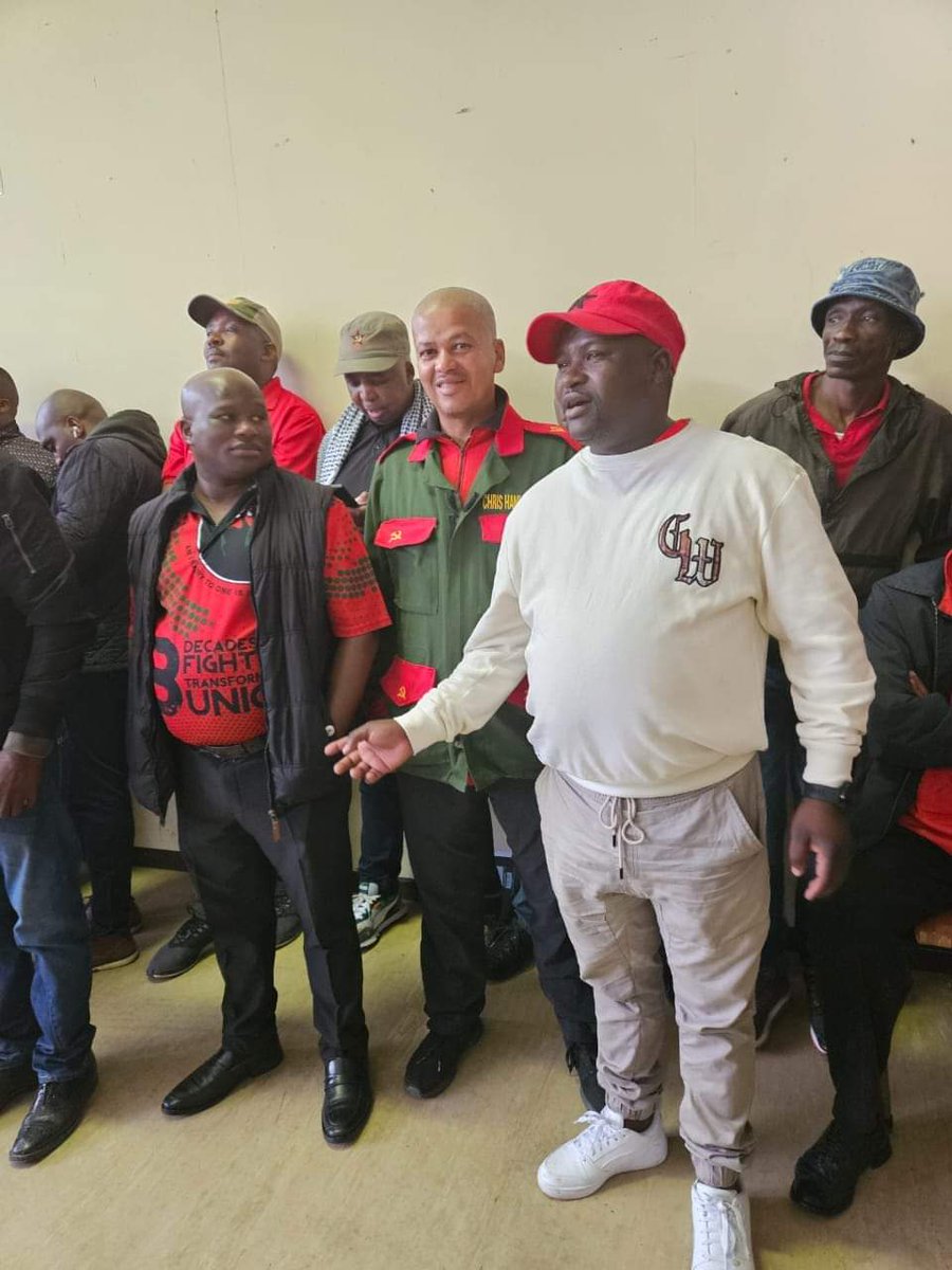 _cosatu's tweet photo. Workers are participating in the #SACP #RedBrigades launch across various districts in the country to mobilize for ANC decisive victory #QinaMsebenzi
#SACP
#SACPGPRedBrigades
#VoteANC
#VOTEANC29May2024 @ewnupdates @MYANC @_cosatu @SACP1921 @GPSACP https://t.co/TTq36XmUTe
