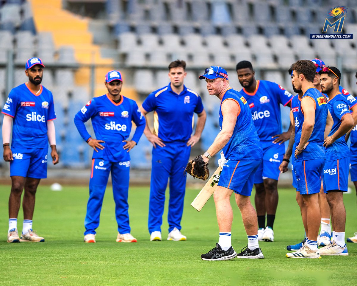 The 𝐂𝐨𝐦𝐦𝐚𝐧𝐝𝐞𝐫'𝐬 𝐂𝐥𝐚𝐬𝐬 is in progress 🫡

#OneFamily #MumbaiIndians