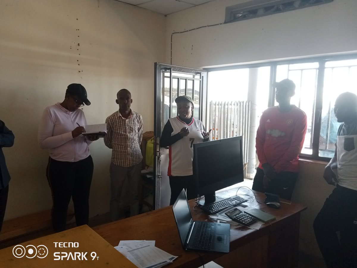 Nyagatare Sector (@nyagataresector) on Twitter photo Uyu munsi mu murenge wa Nyagatare hakomeje ibikorwa by'abajyanama bagize inama njyanama y'Akarere ka Nyagatare aho basuye ibigo bitanga serevisi harebwa isuku n'imitangire ya serivise!
Umuturage ku isonga!!!!!
<a href="/JennyIngabire/">INGABIRE Jenny</a> <a href="/NyagatareDistr/">Nyagatare District</a> Uyu munsi mu murenge wa Nyagatare hakomeje ibikorwa by'abajyanama bagize inama njyanama y'Akarere ka Nyagatare aho basuye ibigo bitanga serevisi harebwa isuku n'imitangire ya serivise!
Umuturage ku isonga!!!!!
<a href="/JennyIngabire/">INGABIRE Jenny</a> <a href="/NyagatareDistr/">Nyagatare District</a>