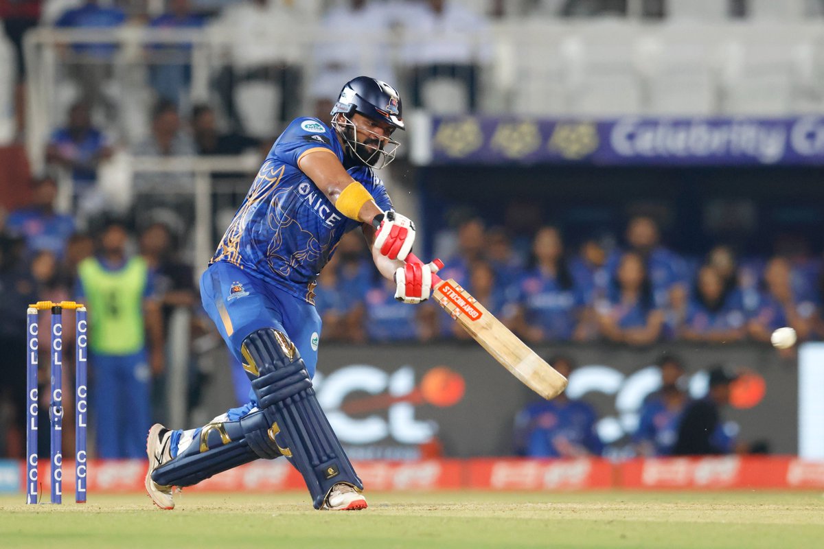 ccl's tweet photo. Pardeep says "see ya later" to the ball! A monstrous six from the @kabulldozers batsman sets the stadium alight!
#CCL2024 from February 23rd - March 25th and will be Live on JioCinema and Sony Ten 5.
#A23 #Parle2020 #CCLSeason10 #DanubeCCLUAE #TruckersUAE #CCLUAE #Chalosaathkhelein #CCLonJioCinema #CelebrityCricketLeague #JioCinema
@A23_Rummy @Parle2020cookie @BharathiCements
@JioCinema @SonySportsNetwk