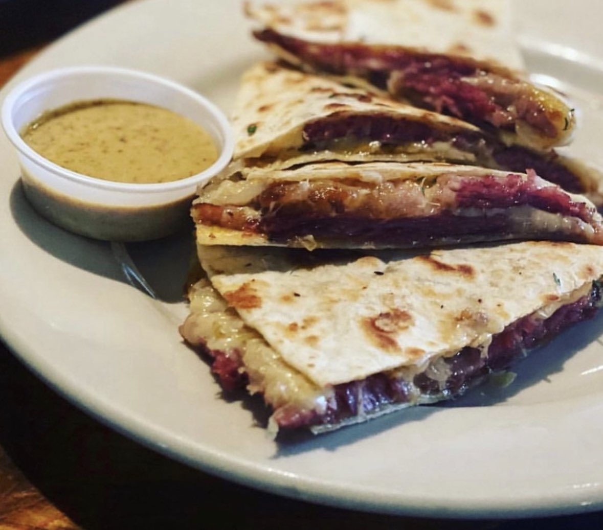 blaguarddc's tweet photo. Happy St. Patrick’s Day 🍻🥃
We’re open at 11AM 
St.Paddy’s Day Special Menu
 ☘️ ☘️☘️☘️
Corned Beef &amp; Cabbage 
Corned Beef Quesadilla 
Shepherds Pie 
Guinness Beef Stew 
#irishbars #stpaddysday #dcfoodie #dceats #nom #nomnom #nomnomnom https://t.co/RFZ84lBoHn