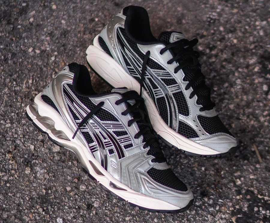 Sneaker Huddle on X: 