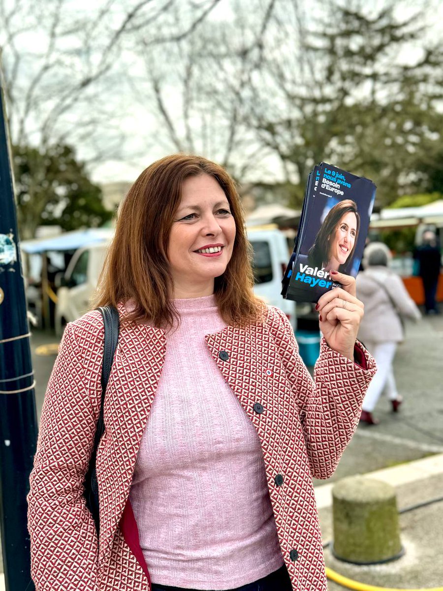 bordeaux_en's tweet photo. Merci à toi @T_Cazenave pour ces échanges autour de la campagne #Europeenne2024.
Mobilisés ce week-end dans les quartiers de #Bordeaux à #SaintAugustin, #Caudéran et aux #chartrons avec @AlexMartin33000 💪💪💪
Tous on a @BesoindEurope avec @ValerieHayer https://t.co/U6aXI9Qmxo