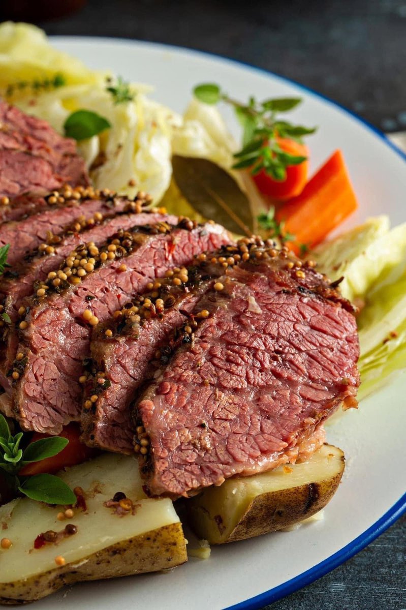 CorinnePulitzer's tweet image. It’s a great day for the Irish &amp;amp; in the tradition of generations of #IrishAmericans on this St. Patrick’s Day, #CornedBeefAndCabbage is top of the day🍀🇮🇪 @NationalDayCal @HeyWhatDay @stjamesgatepub @ConnollysPubNYC @seansbarkitchen @KatzsDeli #StPatricksDay