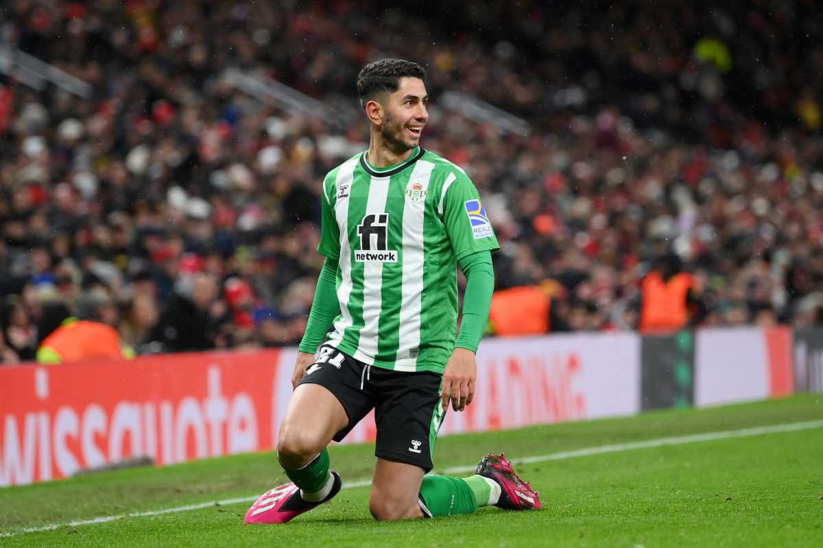 Si AYOZE PÉREZ marca gol hoy, sortearé su camiseta entre todos los que den RT a este tweet y me sigan.

En el caso de que ocurra, el sorteo lo haré mañana.

#Betis