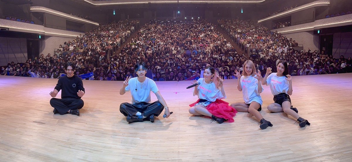 yoko_aramaki's tweet photo. 沖縄那覇文化芸術劇場ありがとうございました！
みんなでカチャーシー踊ったり🌈
HYさん歌ったり🥰
沖縄を感じたい！なステージでした💕
プレゼントもお花もありがとうございました🫶❤️‍🔥
実は沖縄初上陸でした…🥹💕
ようやく全国制覇！
まだまだ色んな場所行くからね！😉🔥

#松浦航大
#荒牧陽子 https://t.co/6QxBUIK8Mh