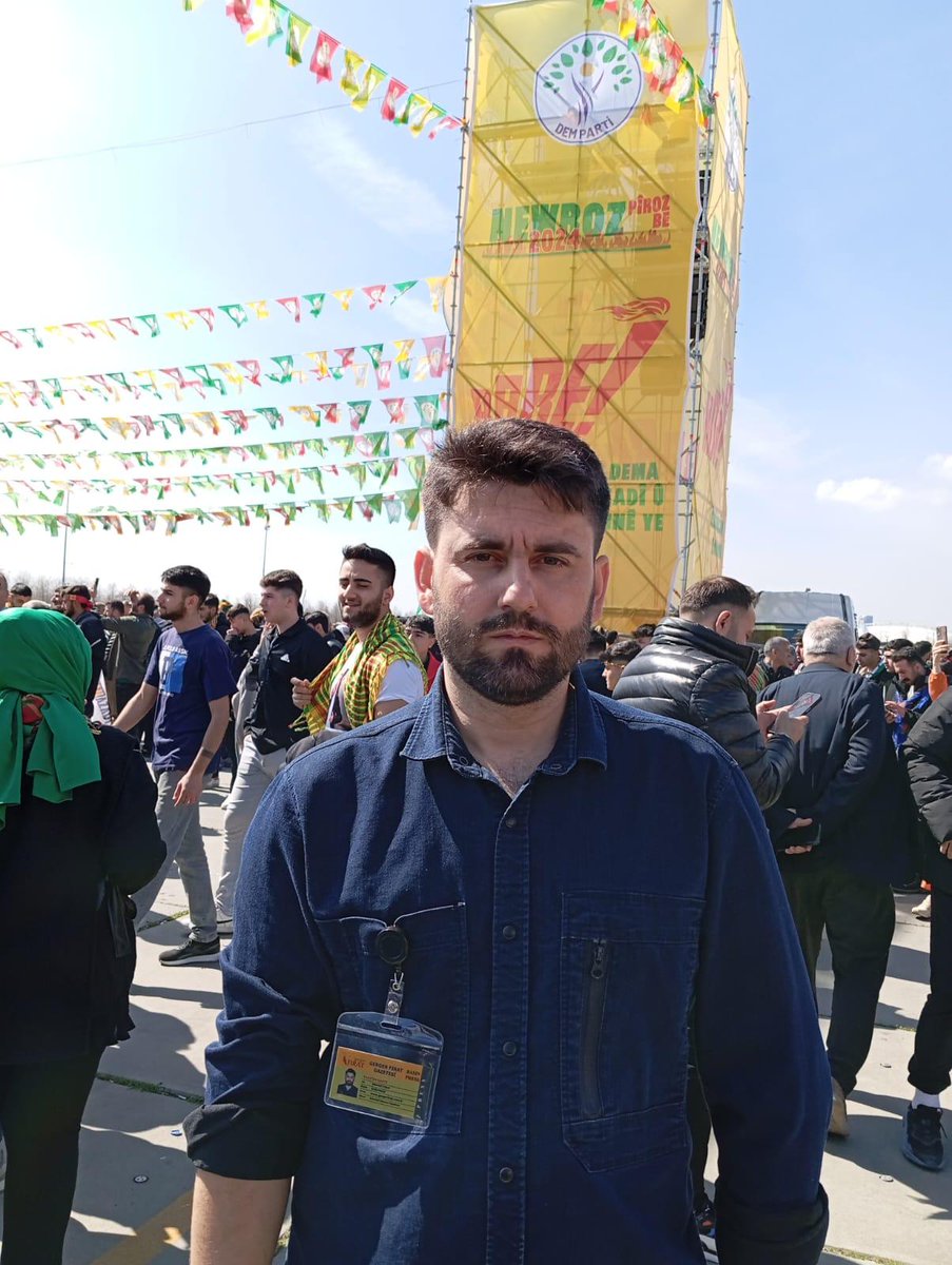 gergerfirat's tweet photo. Gazetezimiz İstanbul muhabiri @f_bogatekin alana girerken engellenip gözaltına alınmaya çalışılan yurttaşları fotoğraflamaya çalışırken polis tarafından engellenip tehdit edildi. https://t.co/uEgzbOKqjq