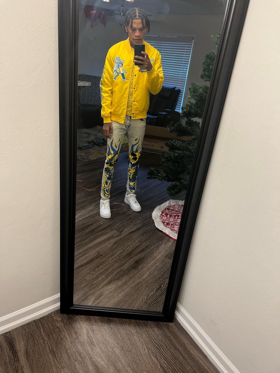 1luuhkaden's tweet image. #freemybrother