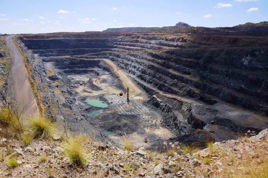 South Africa produces approximately 75% of the world's platinum. The provinces where platinum is mined in South Africa are as follows:

Free State: 1 mine
Gauteng: 4 mines
Limpopo: 35 mines
Mpumalanga: 13 mines
North West: 31 mines