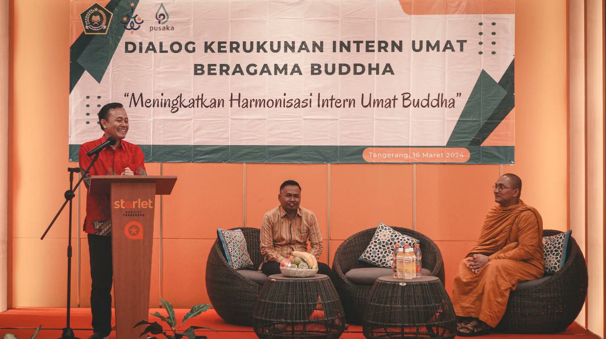 Nafaroch's tweet photo. Sabtu lalu saya menghadiri acara Dialog Kerukunan Intern Umat Beragama Budha di BSD City Tangerang. Saya mengucapkan banyak terima kasih kepada Bapak/Ibu para pemangku kebijakan, tokoh agama Budha di majelisnya masing-masing yang terus menjaga keharmonisan umat Budha di Banten. https://t.co/lA3tx94hQI