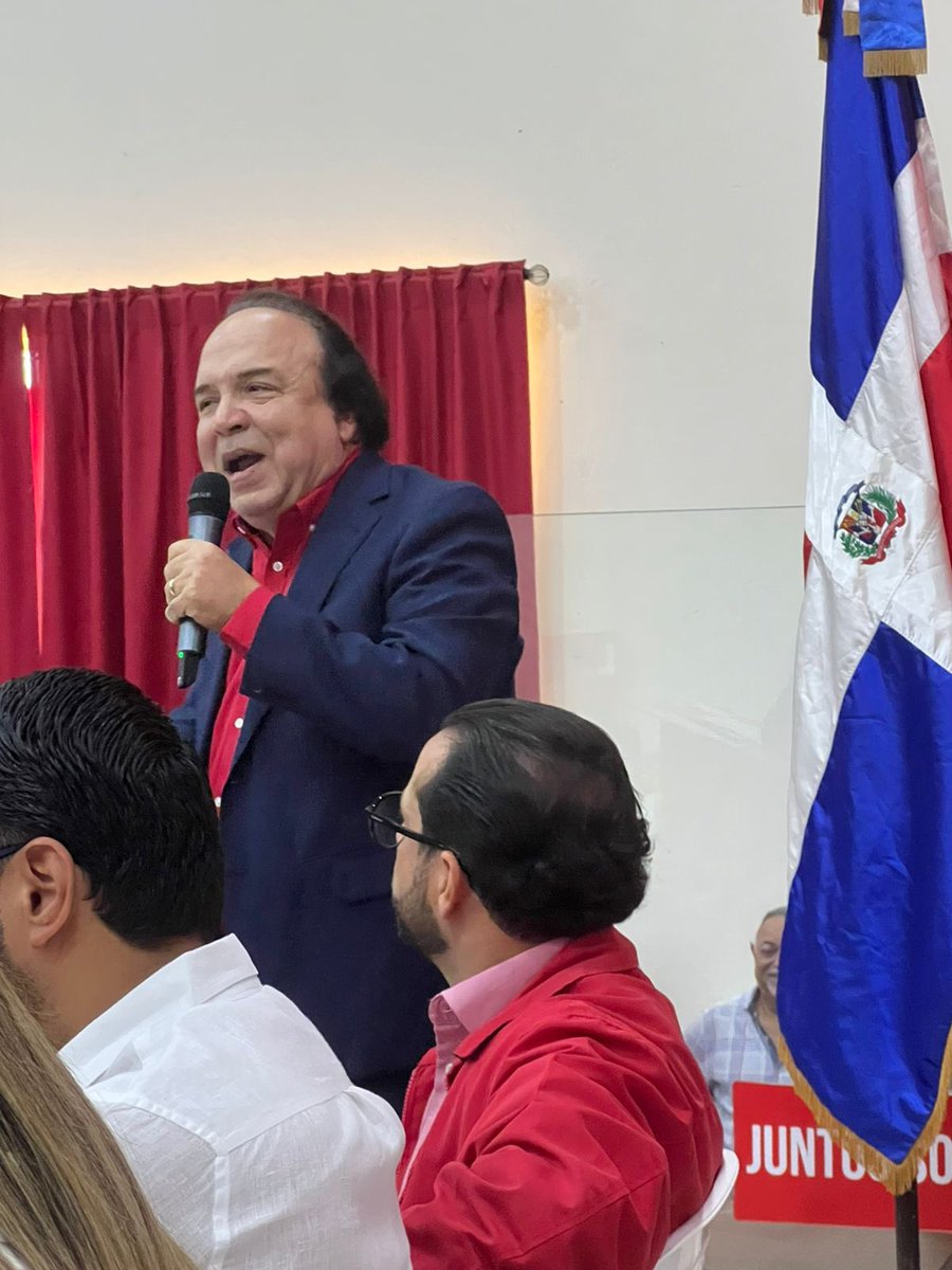 PartidoPRSC's tweet photo. “Hoy iniciamos en el Distrito Nacional, los actos de proclamación de nuestros candidatos a Senadores y Diputados. Preparándonos para dar la batalla definitiva. Es ahora o nunca”. @Papitocruzrd #AbinaderPresidente #VinicitoSenador. #PartidoPRSC. #SecretariaGral https://t.co/lcZaELdjim