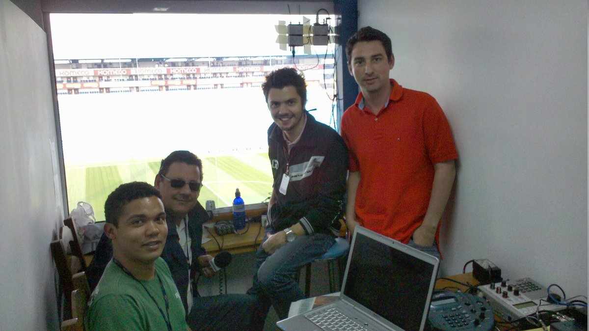 7GabrielCardoso's tweet photo. Marco Antônio Pereira, um baita cara. Tive o prazer de conhecer e trabalhar junto. Vai fazer falta!

(Foto de 2010.. Avaí 0x1 Inter) https://t.co/0RVOEqDQQI
