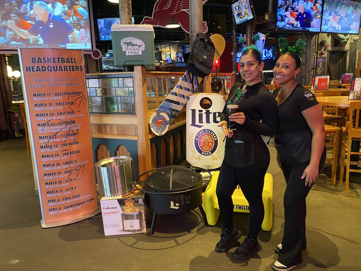 SnookersRI's tweet photo. Happy St. Patrick’s Day!☘️🌈

Join us all day long for Irish food specials, giveaways &amp; Guinness on tap! 

Today is selection Sunday and we’ll be giving away a Miller Lite Cornhole set. All you have to do is be here to enter to win!👏

See you soon! https://t.co/oBf0pp5YEk