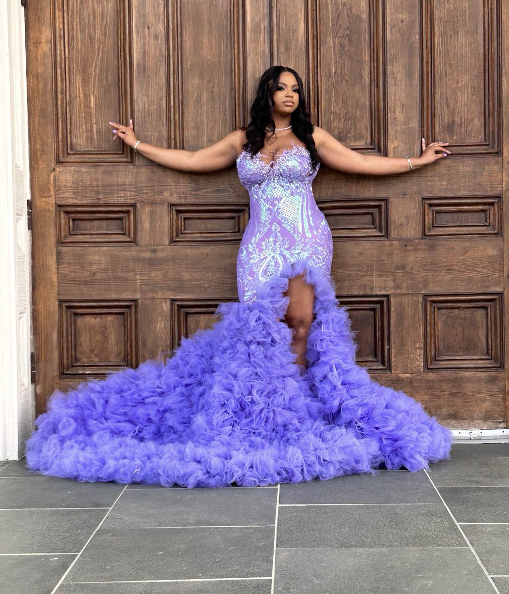 DezariaJohnson's tweet photo. In black and white or in Color I will always be that GIRL 💜💜💅🏽!! #Seniorprom #Slayedprom #Softballplayer! https://t.co/ct1vSQvsq9
